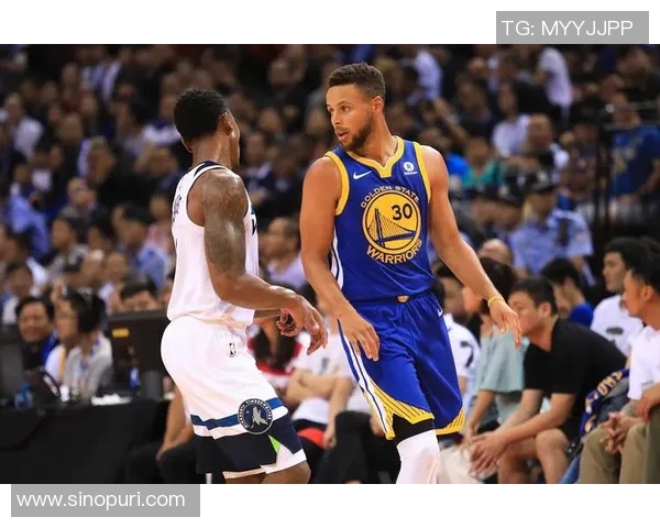 库里抢断反击 外线三分出手空心入网