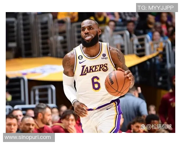 戴维斯送出助攻 克里斯蒂底角三分飙进 戴维斯送出助攻 克里斯蒂底角三分飙进