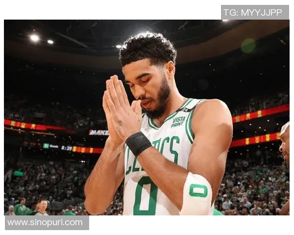 加兰命中率持续低迷,九场比赛无一过50% 加兰命中率持续低迷,九场比赛无一过50%