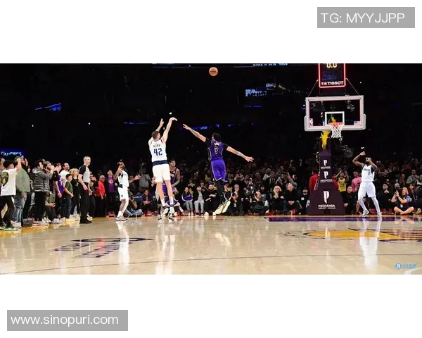 伤病阴云笼罩！独行侠巨星安东尼·戴维斯左手韧带受损，手术与否成关键