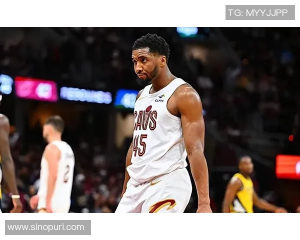 状态低迷！米切尔18中5&三分9中1拿到18分3助