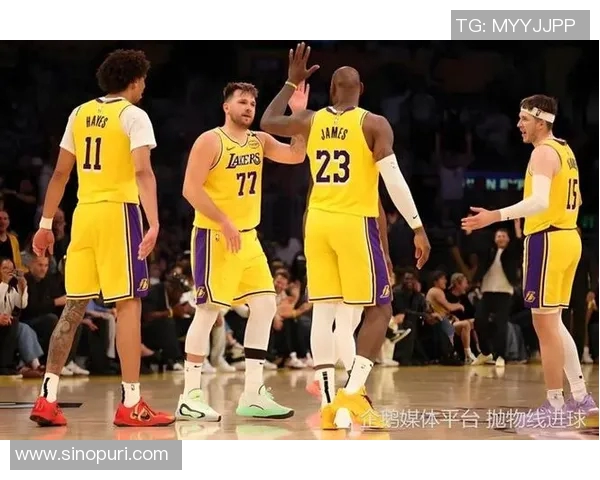 正式官宣！交易达成，湖人终于出手了，联盟第一神射手加盟！