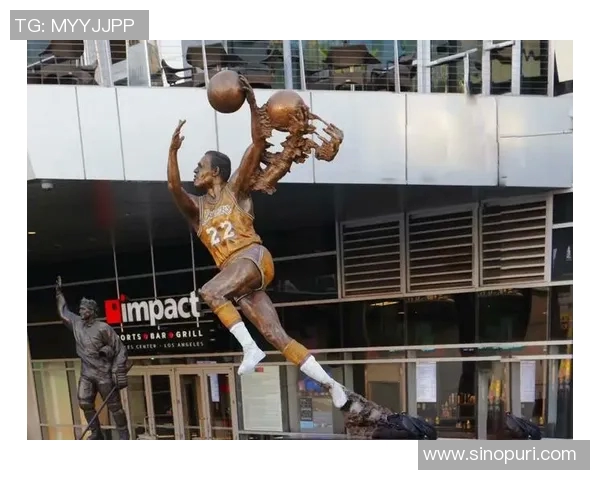 湖人即将在加密货币中心球馆外揭晓帕特·莱利的雕像